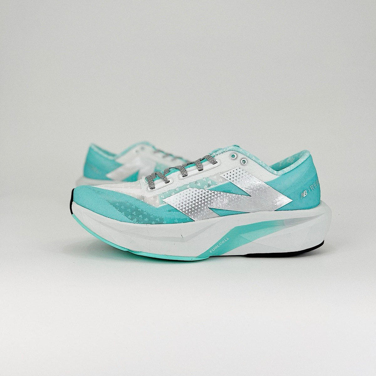 Tênis New Balance FuelCell Rebel V4 - Blue