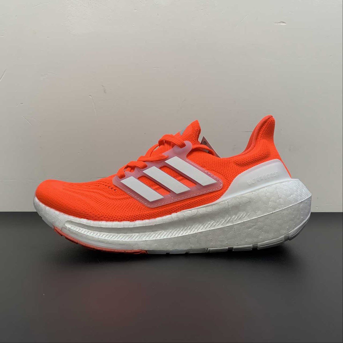 Tênis Adidas Ultraboost Light 23 Vermelho com Branco