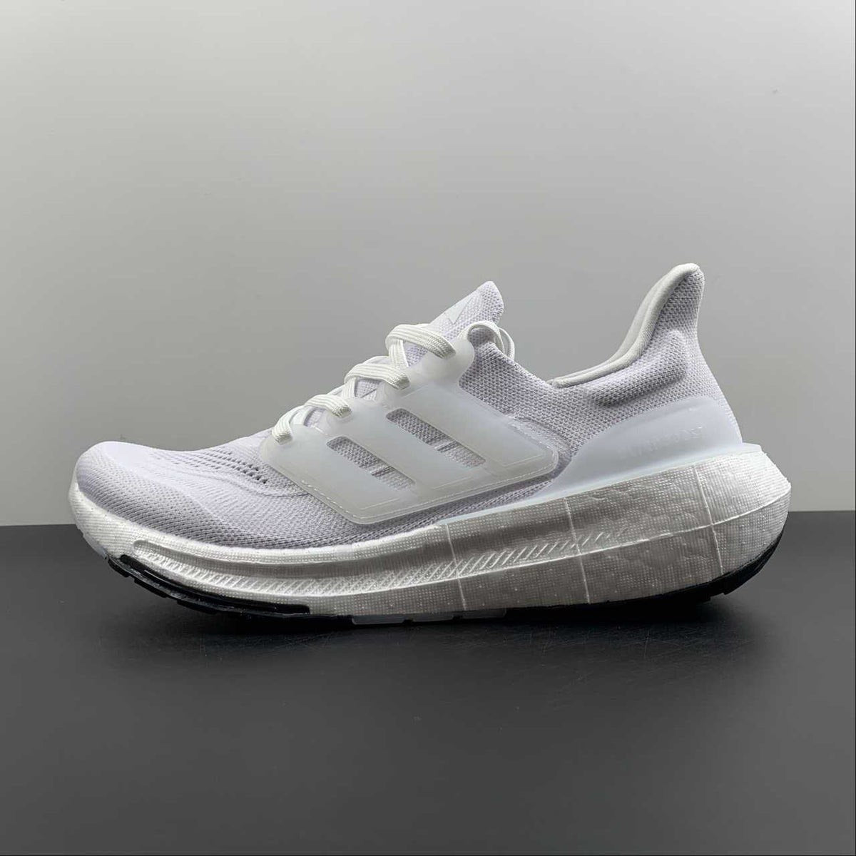 Tênis Adidas Ultraboost Light 23 Branco