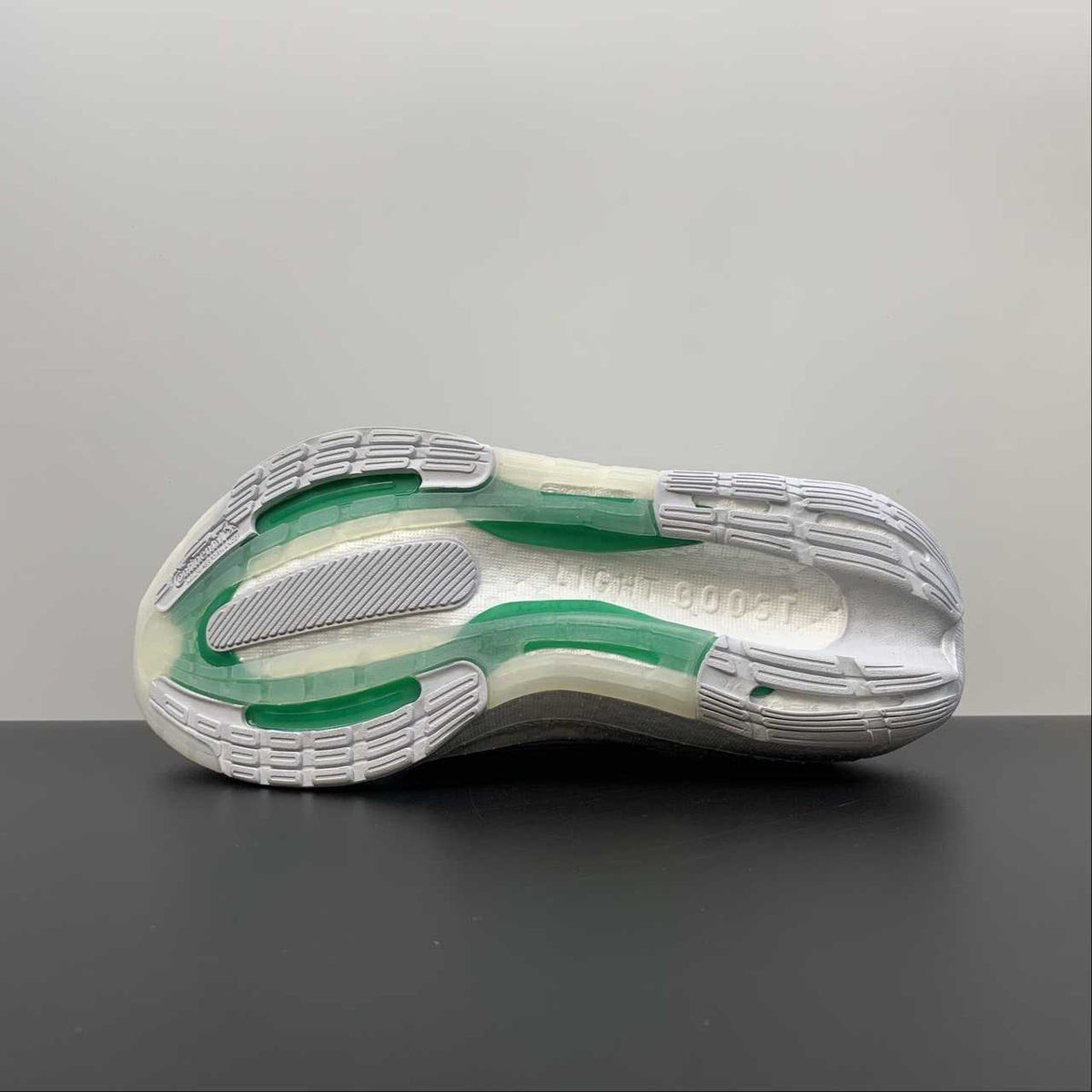 Tênis Adidas Ultraboost Light 23 Branco com Verde
