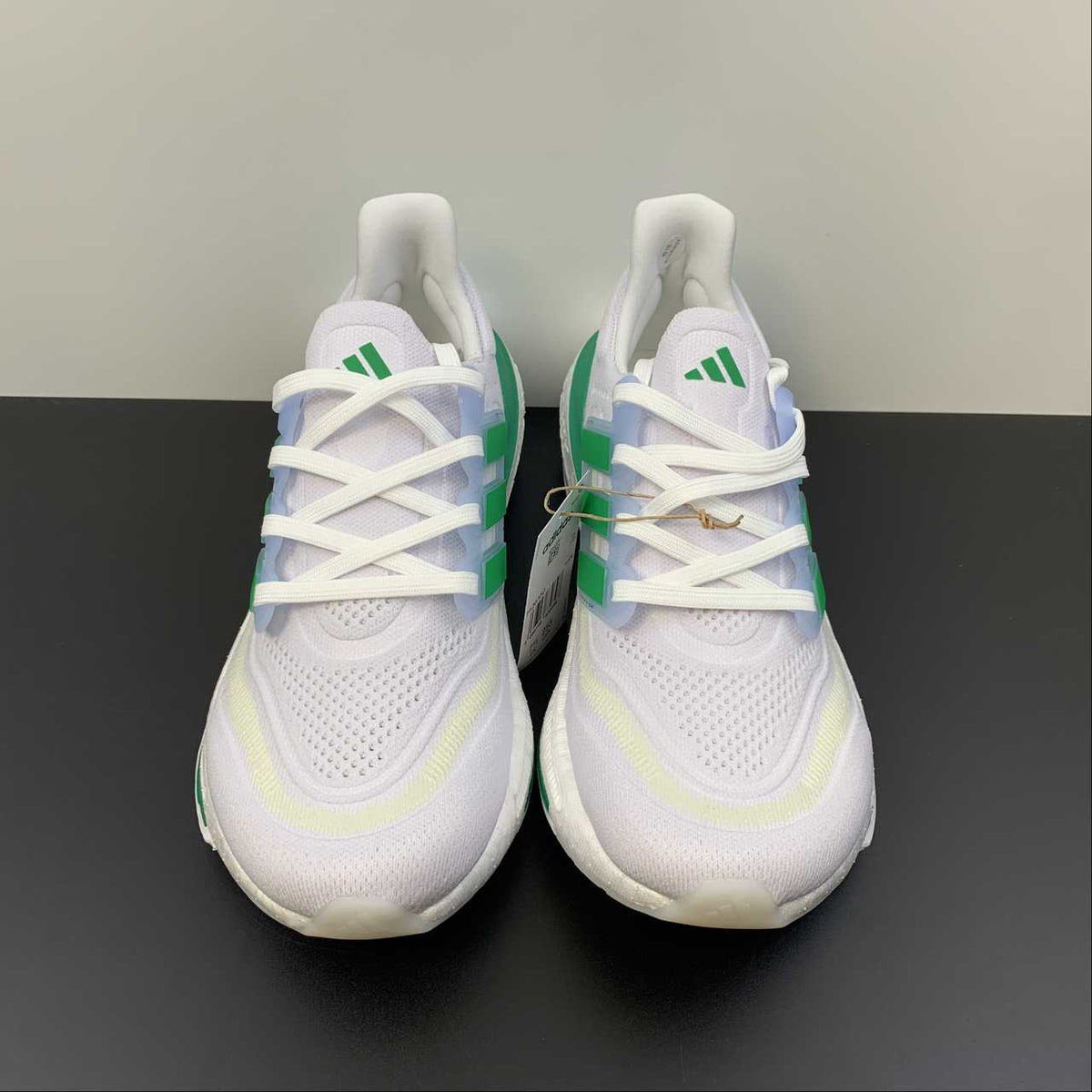 Tênis Adidas Ultraboost Light 23 Branco com Verde