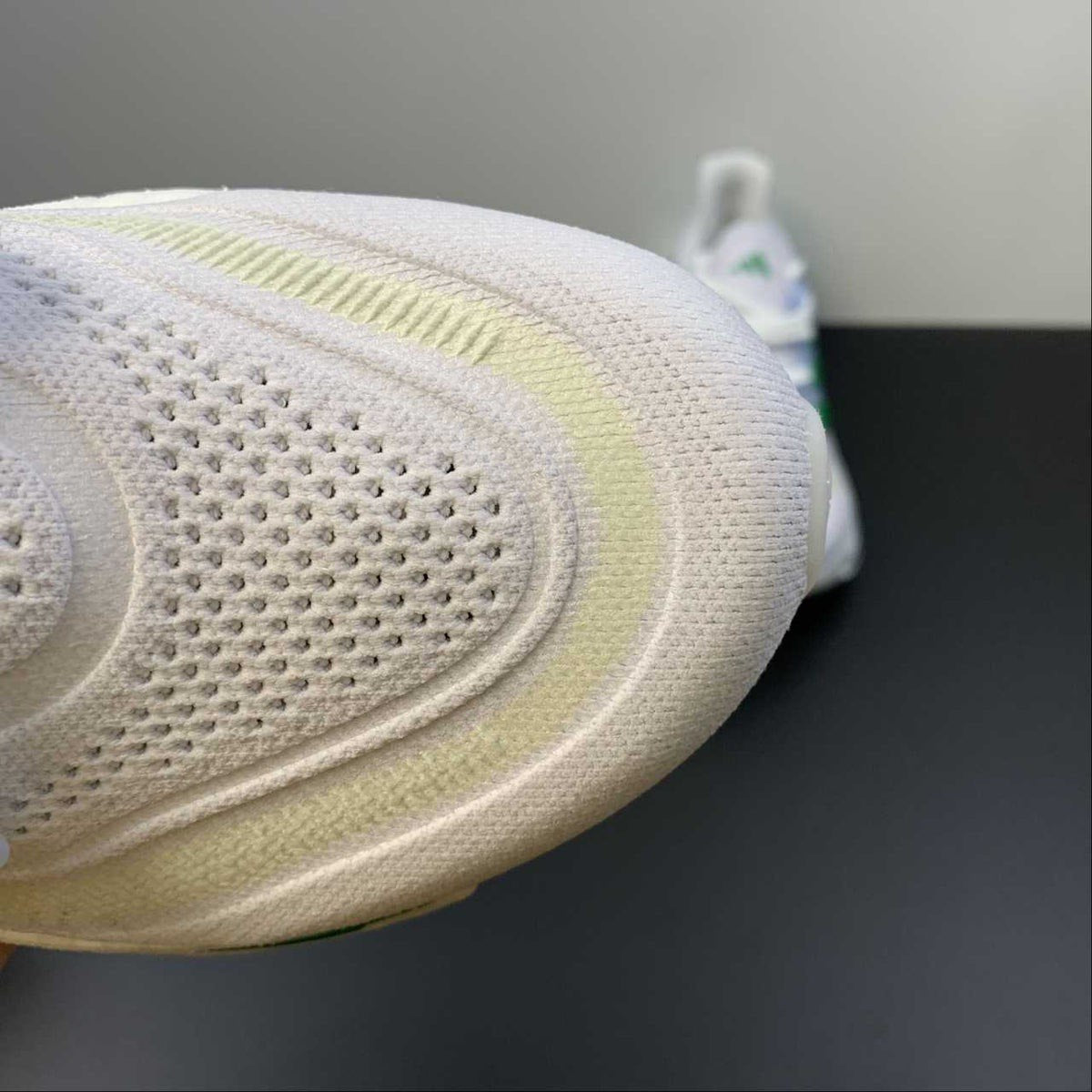 Tênis Adidas Ultraboost Light 23 Branco com Verde