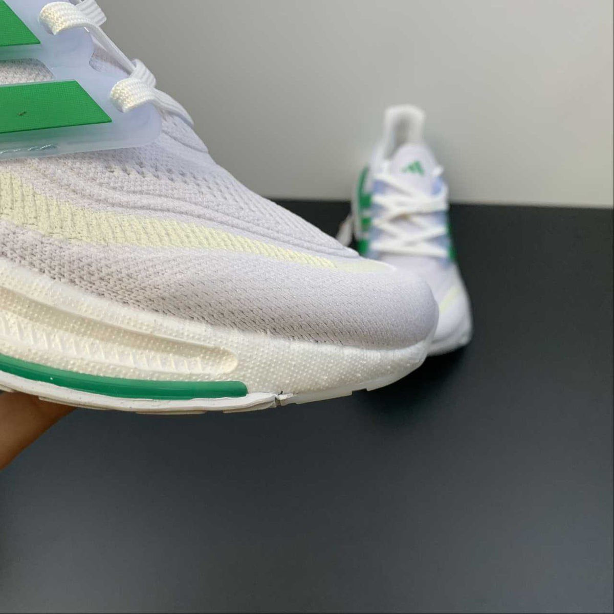 Tênis Adidas Ultraboost Light 23 Branco com Verde