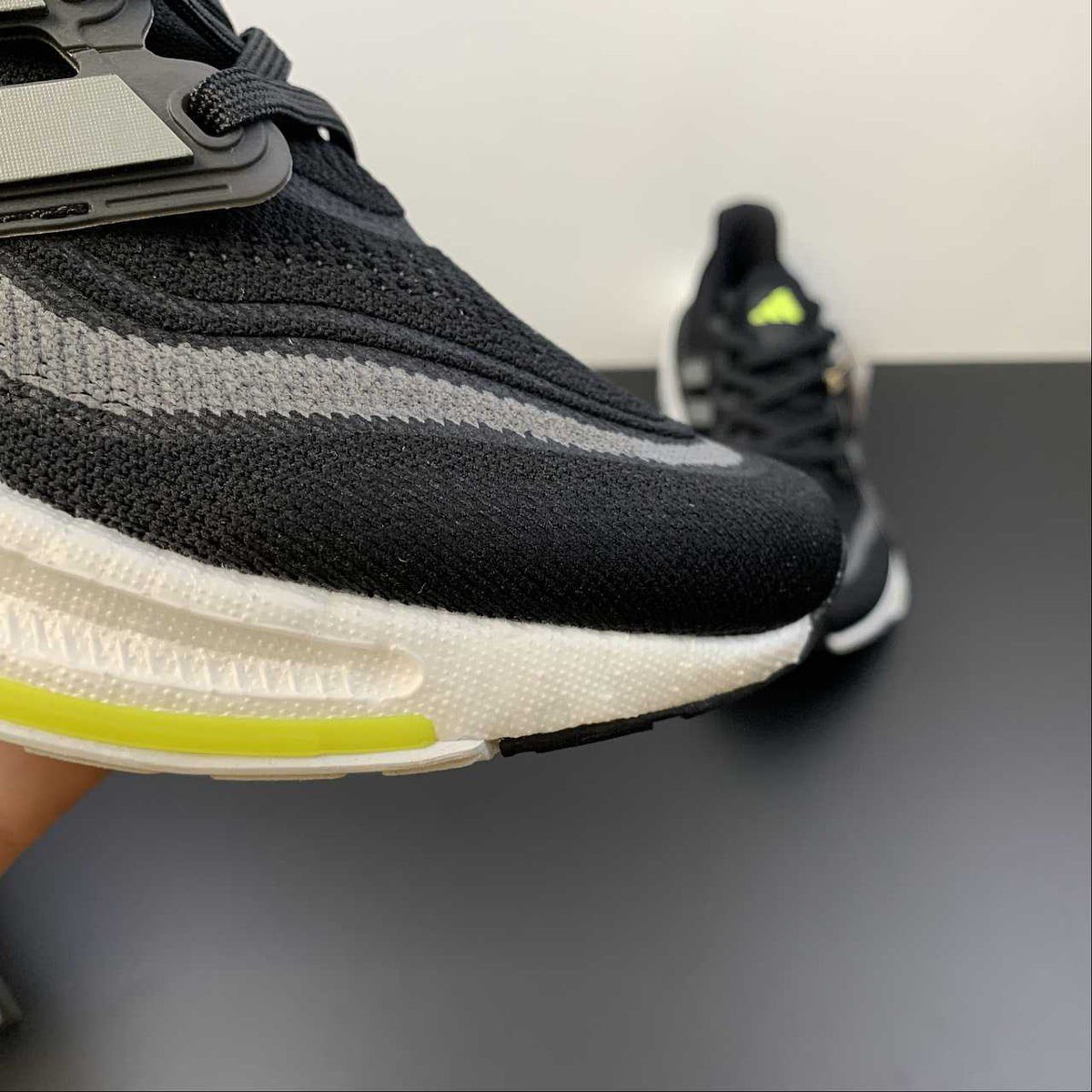 Tênis Adidas Ultraboost Light 23 Preto com Verde