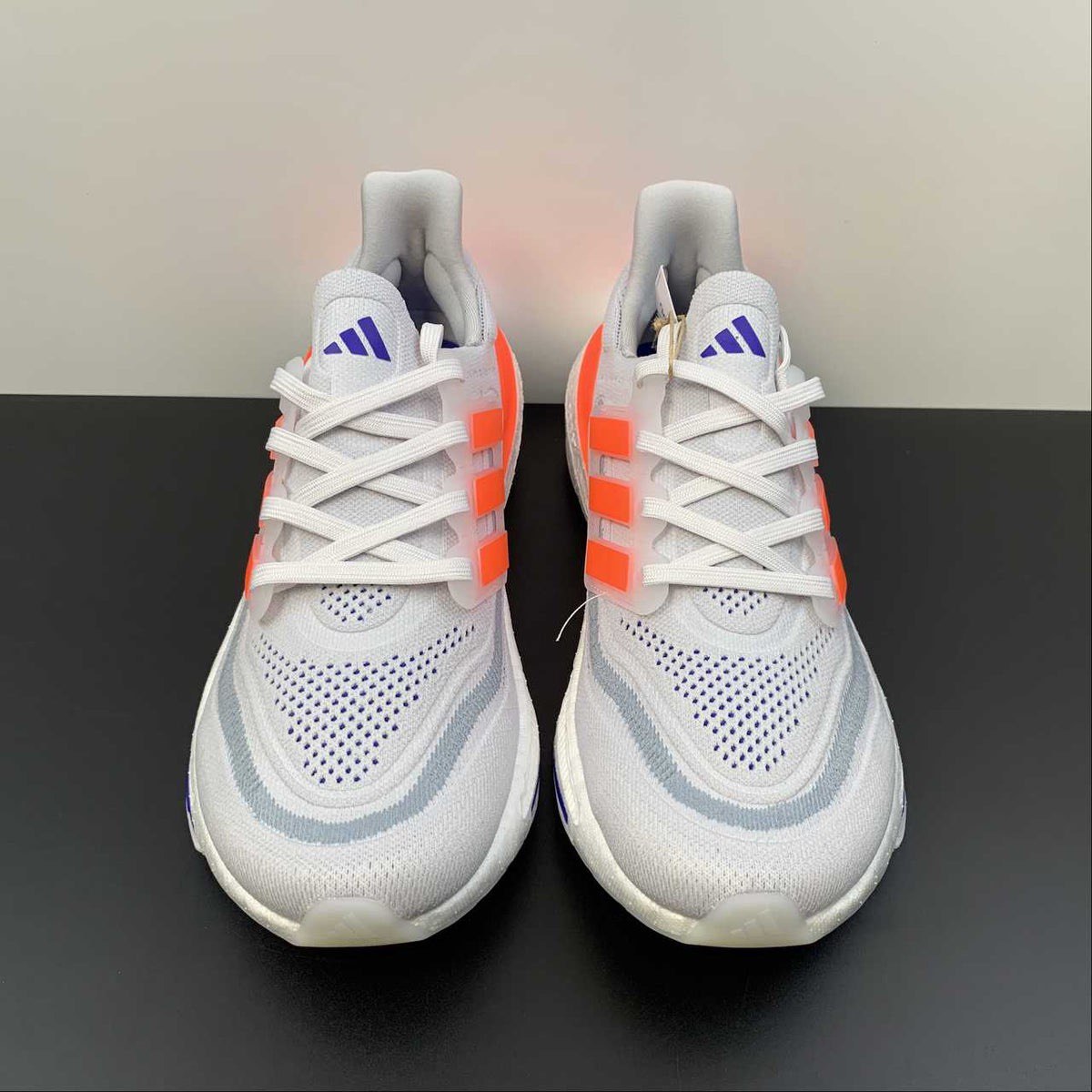 Tênis Adidas Ultraboost Light 23 Cinza com Laranja