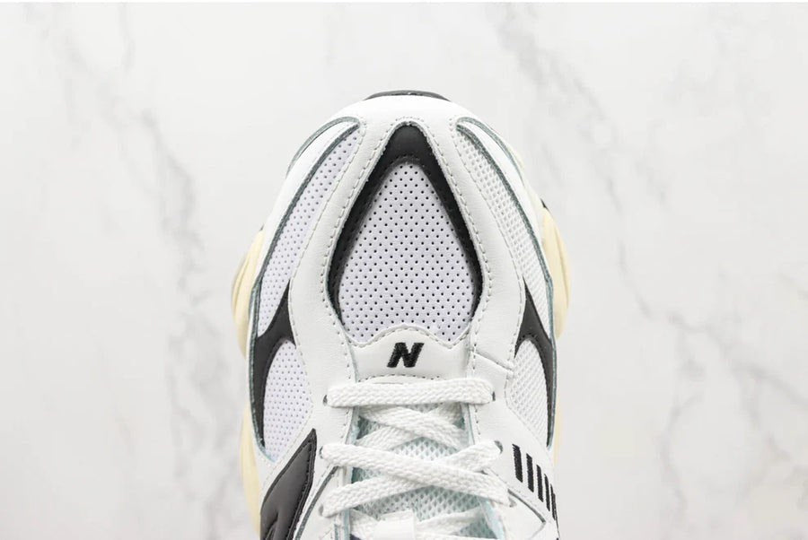 Tênis New Balance 9060 Sea Salt White Black
